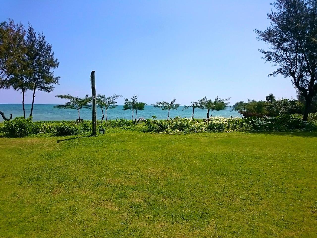 Private Beach House Мотобу Екстериор снимка